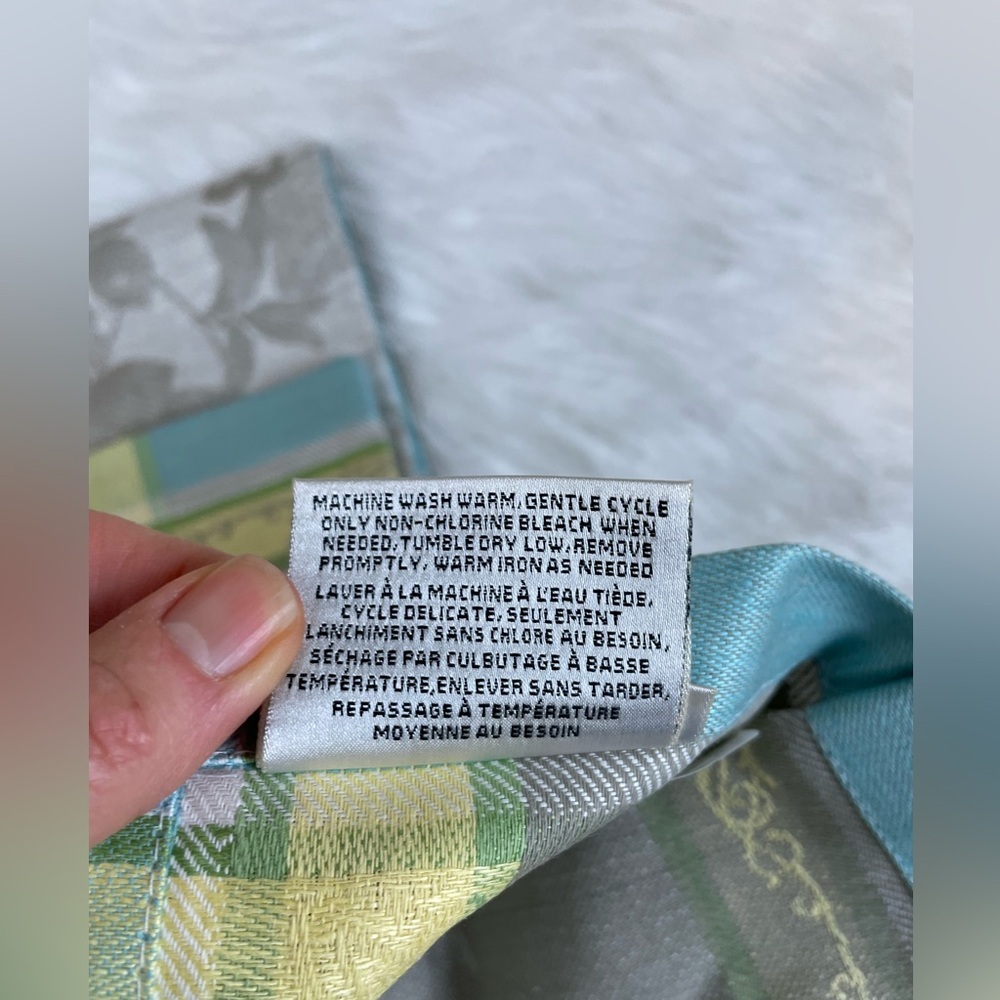New Williams Sonoma Jacquard Bunny Napkins set of two blue Yellow - Picture 7 of 9